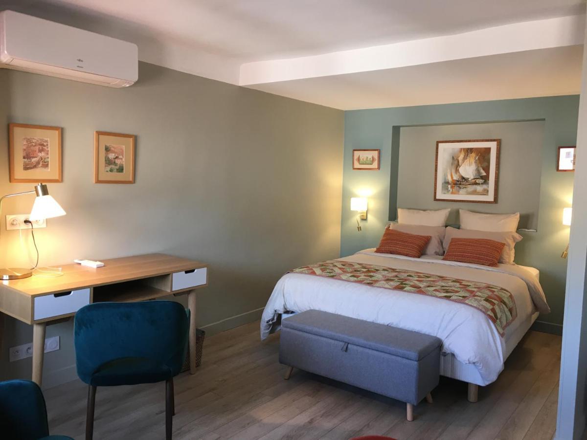 Au Coeur du Vieux Toulon: Renovated Calm Oasis with Elevator Apartment Exterior photo