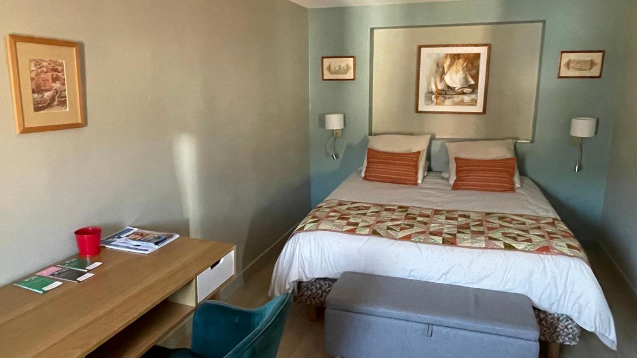 Au Coeur du Vieux Toulon: Renovated Calm Oasis with Elevator Apartment Exterior photo