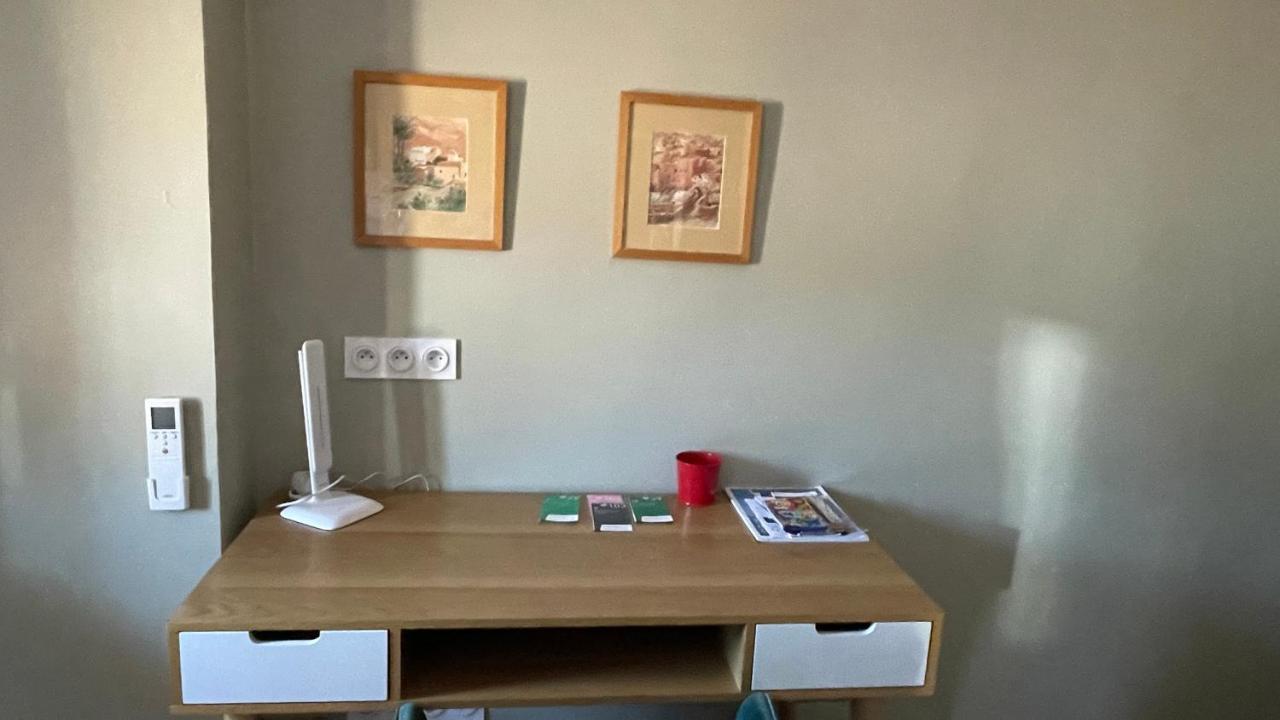 Au Coeur du Vieux Toulon: Renovated Calm Oasis with Elevator Apartment Exterior photo