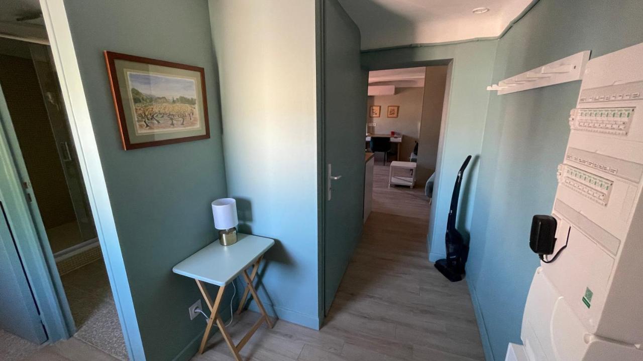 Au Coeur du Vieux Toulon: Renovated Calm Oasis with Elevator Apartment Exterior photo