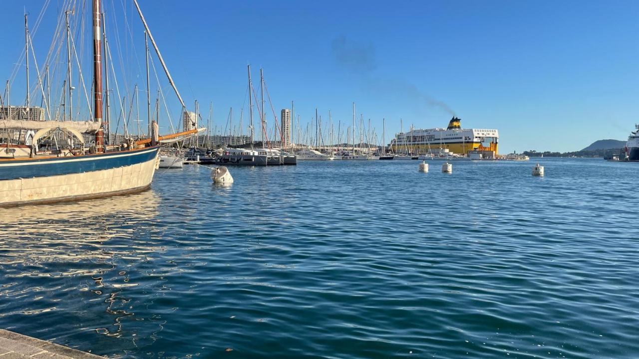 Au Coeur du Vieux Toulon: Renovated Calm Oasis with Elevator Apartment Exterior photo